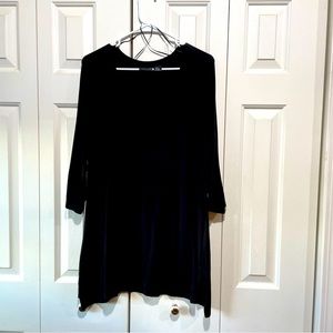 Long-sleeved black Tahari top - 2X
